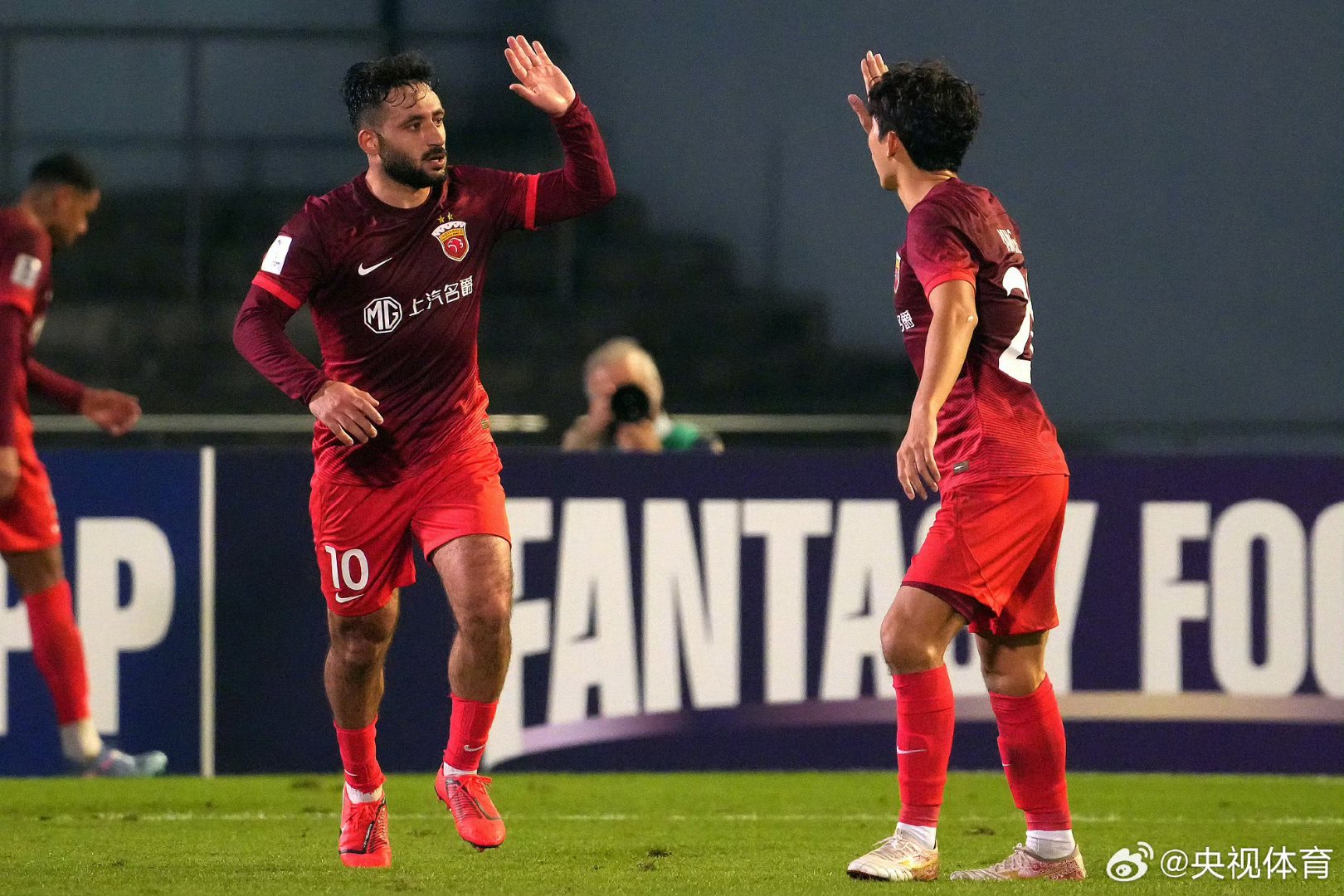 爱游戏博彩平台 -武磊被重罚回上港踢中超